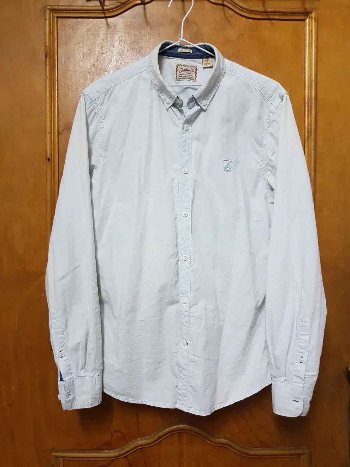 تعدادی لباس|لباس|لنگرود, |دیوار