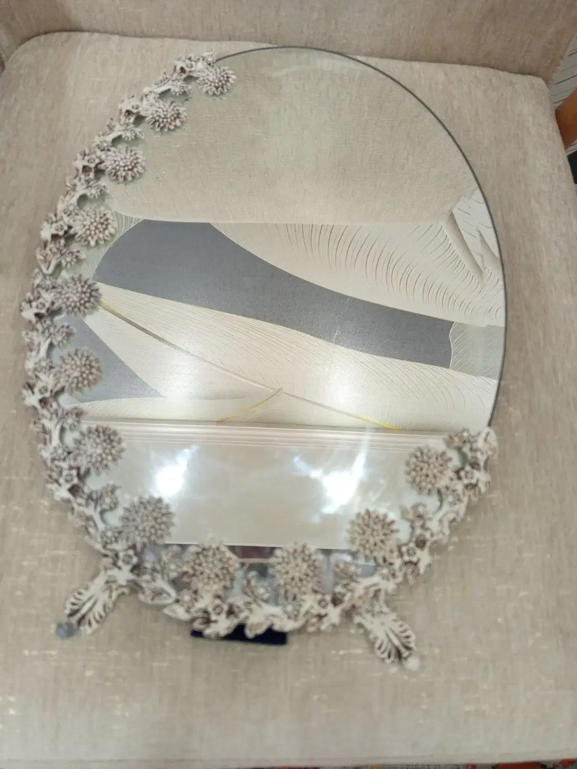 آینه بیضی|آینه|آمل, |دیوار