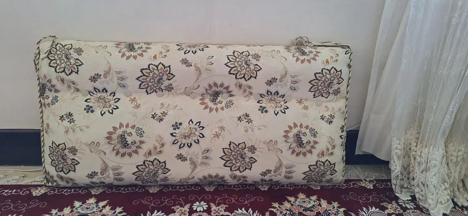 پشتی راحتی|مبلمان خانگی و میز عسلی|فولادشهر, مسکن مهر فولادشهر|دیوار