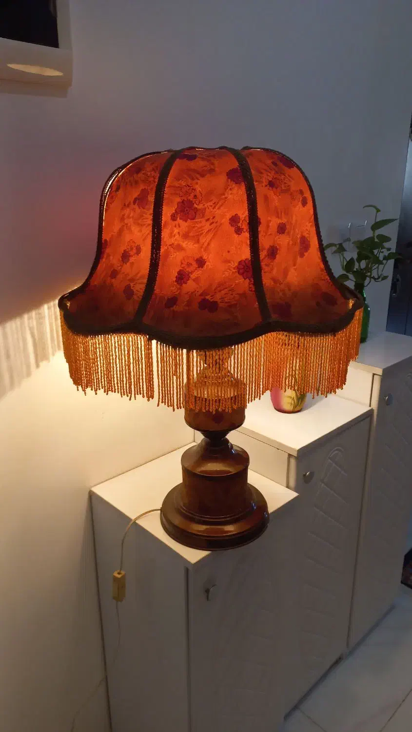 آباژور کنار تختی (مبلی)|لوستر و چراغ آویز|علی‌آباد کتول, |دیوار