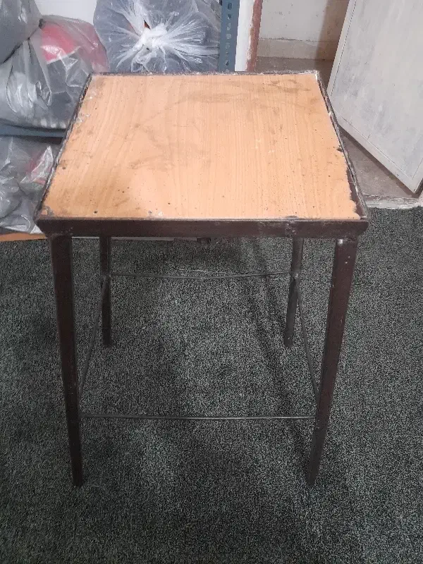 چهار پایه فلزی|صندلی و نیمکت|تهران, فدک|دیوار