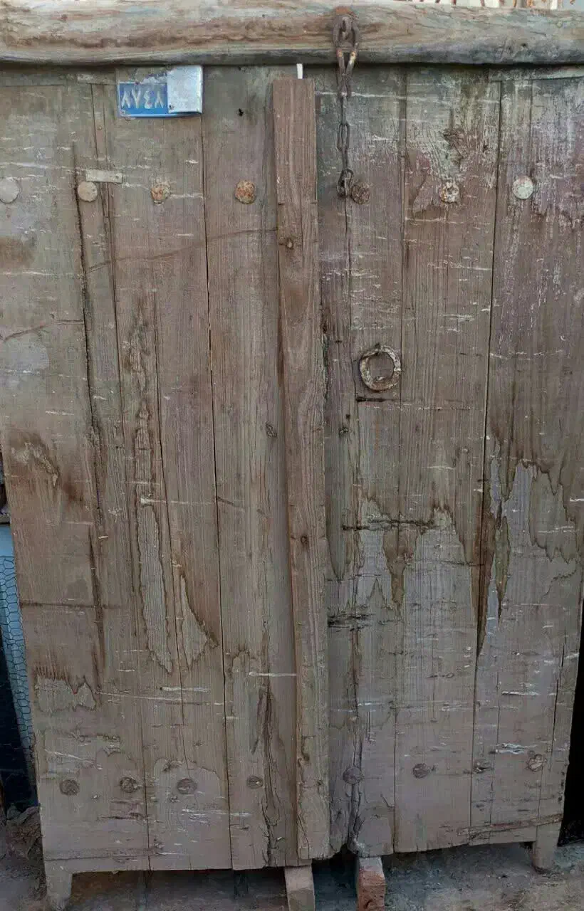 درب قدیمی|کلکسیون اشیاء عتیقه|آران و بیدگل, |دیوار