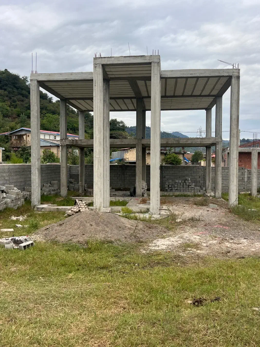 ویلا دوبلکس نیمه آماده|فروش خانه و ویلا|حویق, |دیوار