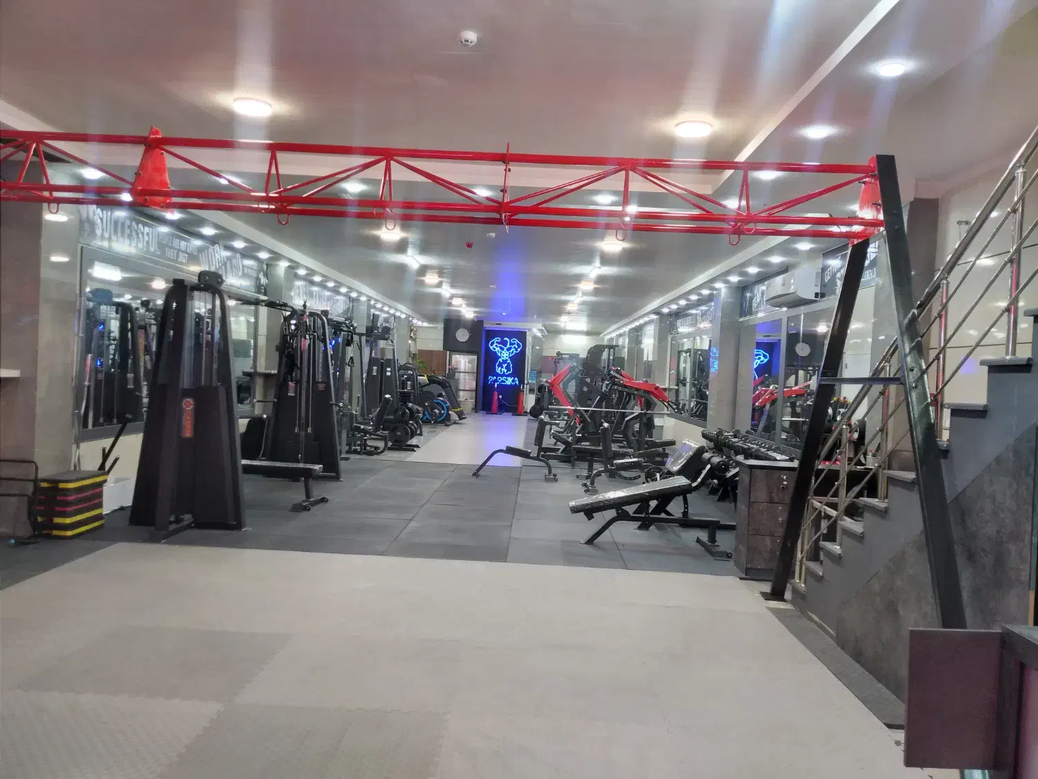 اجاره سانس باشگاه بدنسازی پارسیکا|اجارهٔ کوتاه‌مدت دفتر کار و فضای آموزشی|اصفهان, دوطفلان|دیوار