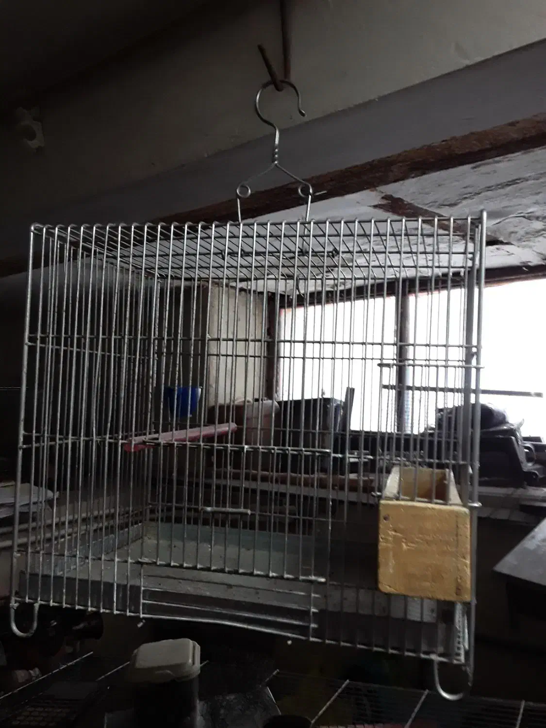 تعدادی قفس جای سهره و قناری|لوازم جانبی حیوانات|بروجرد, |دیوار