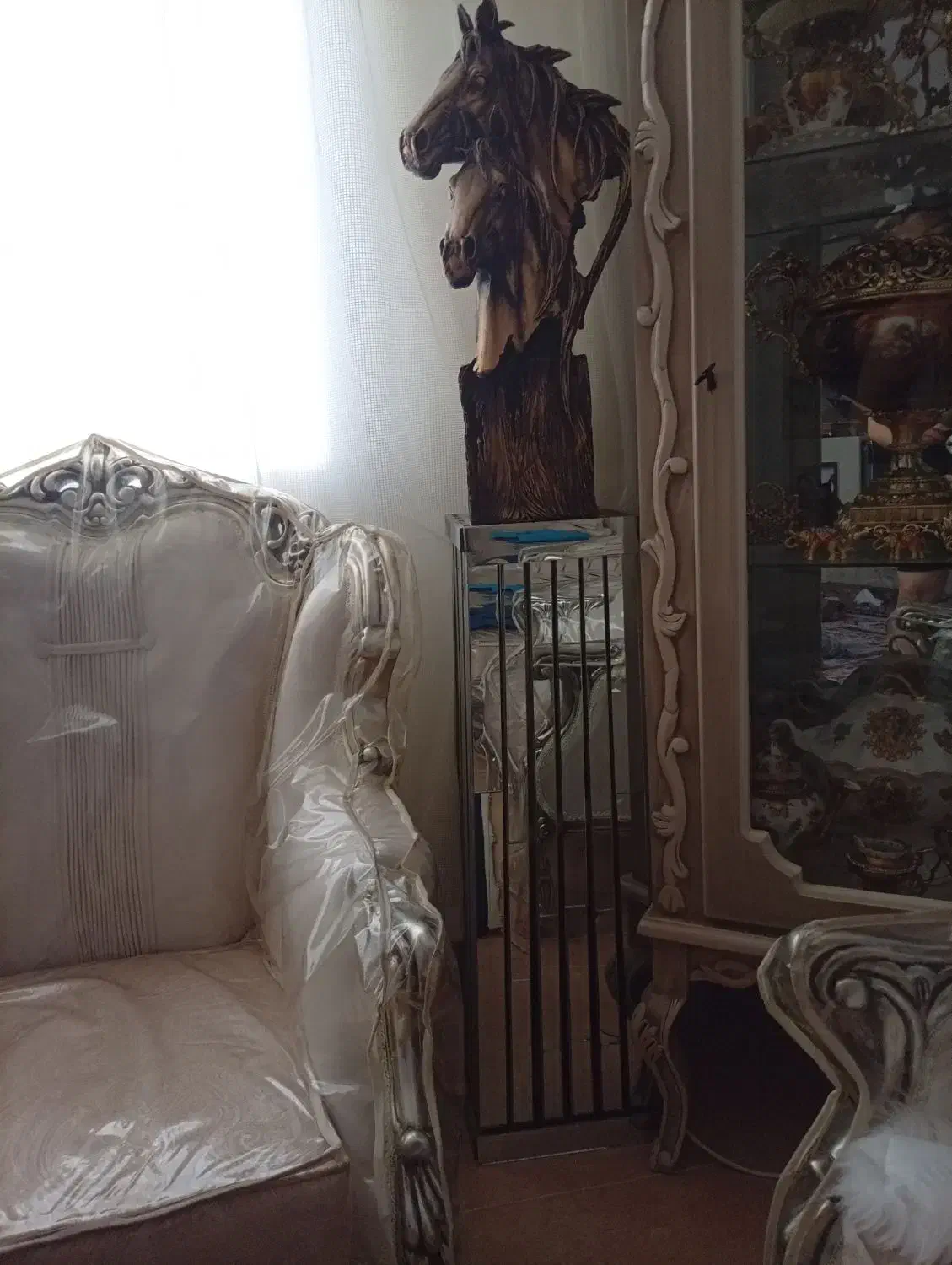 مجسمه با پاییع|مجسمه، تندیس، ماکت|سبزوار, توحیدشهر|دیوار