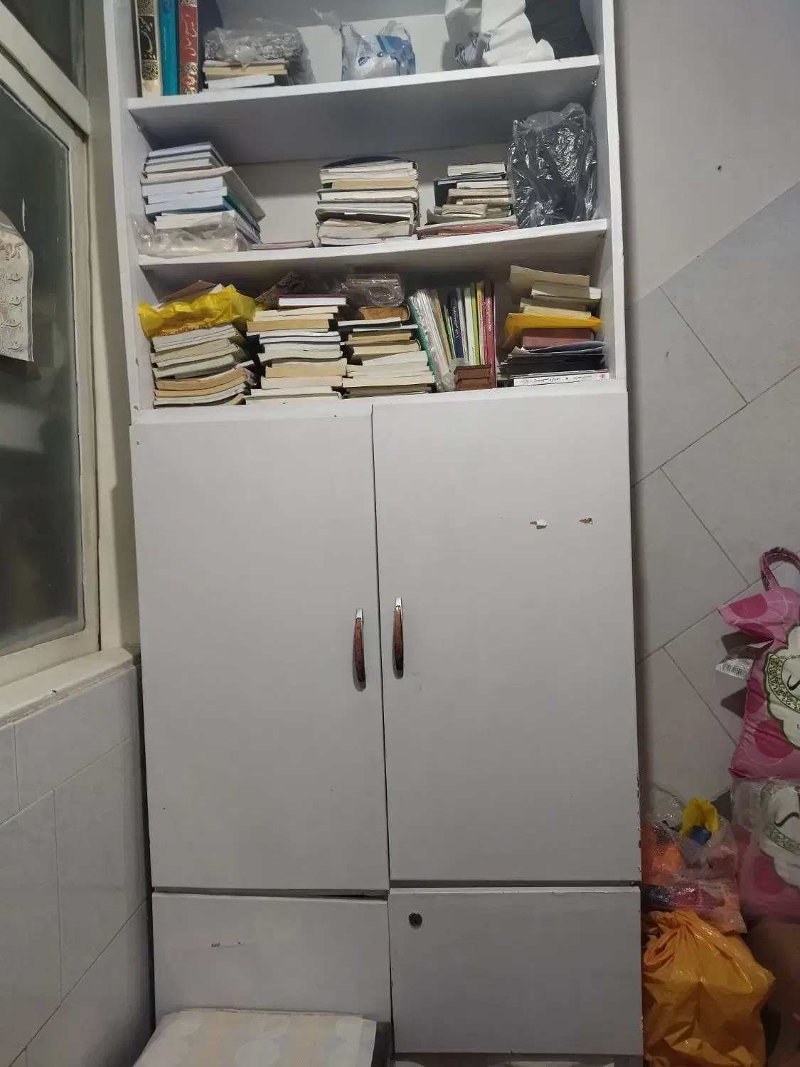 این کتاب خانه بفروش می رسد|کتابخانه، شلف، قفسه‌های دیواری|قم, علی آباد سعدگان|دیوار