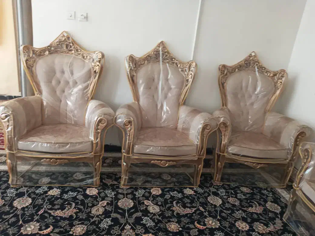 مبل ۹نفره سلطنتی باعسلی|مبلمان خانگی و میز عسلی|پیر بکران, |دیوار