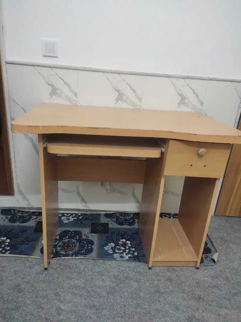 میز کامپیوتر|میز تحریر و کامپیوتر|قم, دروازه ری|دیوار