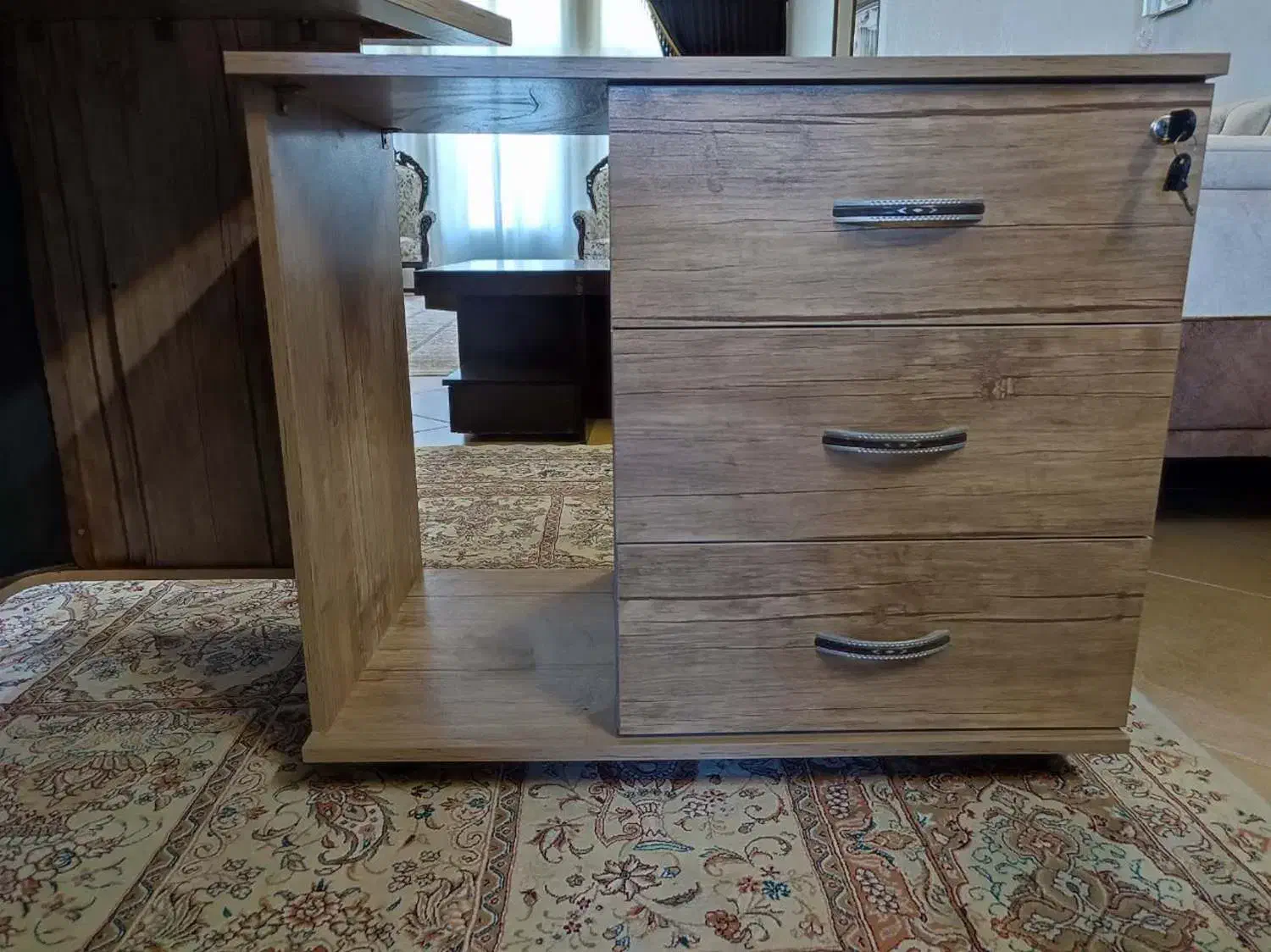 میز اداری بسیار تمیز و در حد نو|مبلمان اداری|نجفآباد, فردوسی شمالی|دیوار