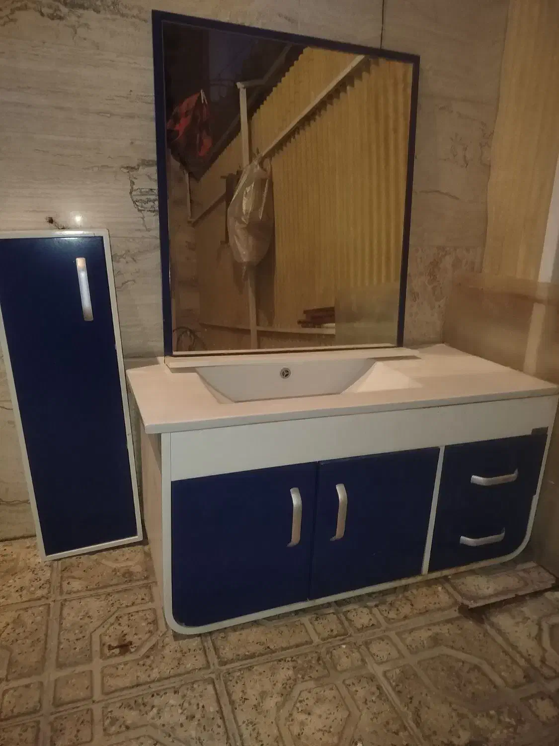 روشویی سالم با آینه|لوازم سرویس بهداشتی|کرمانشاه, |دیوار