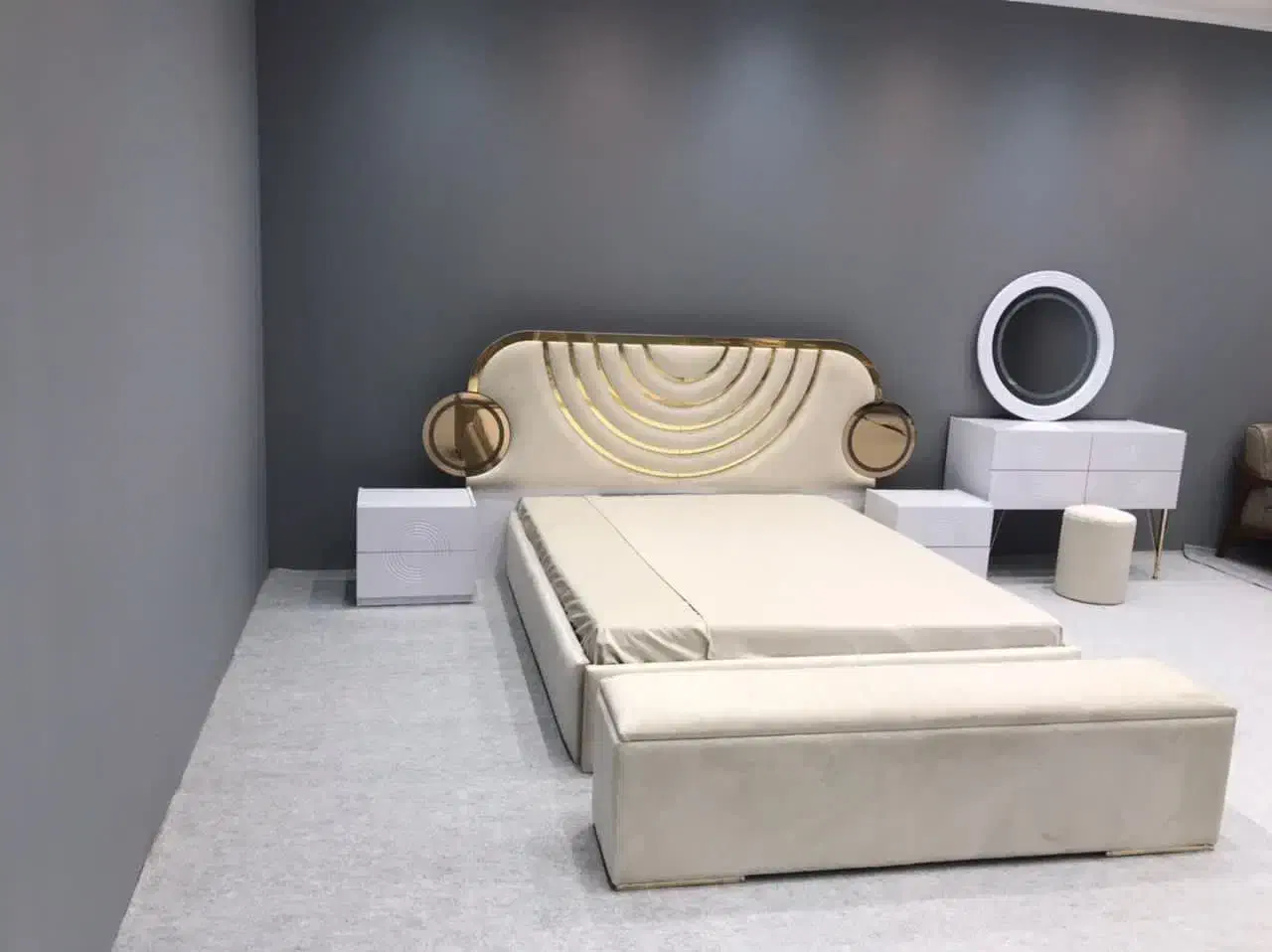 سرویس خواب آیینه ای|تخت و سرویس خواب|قم, قلعه کامکار|دیوار