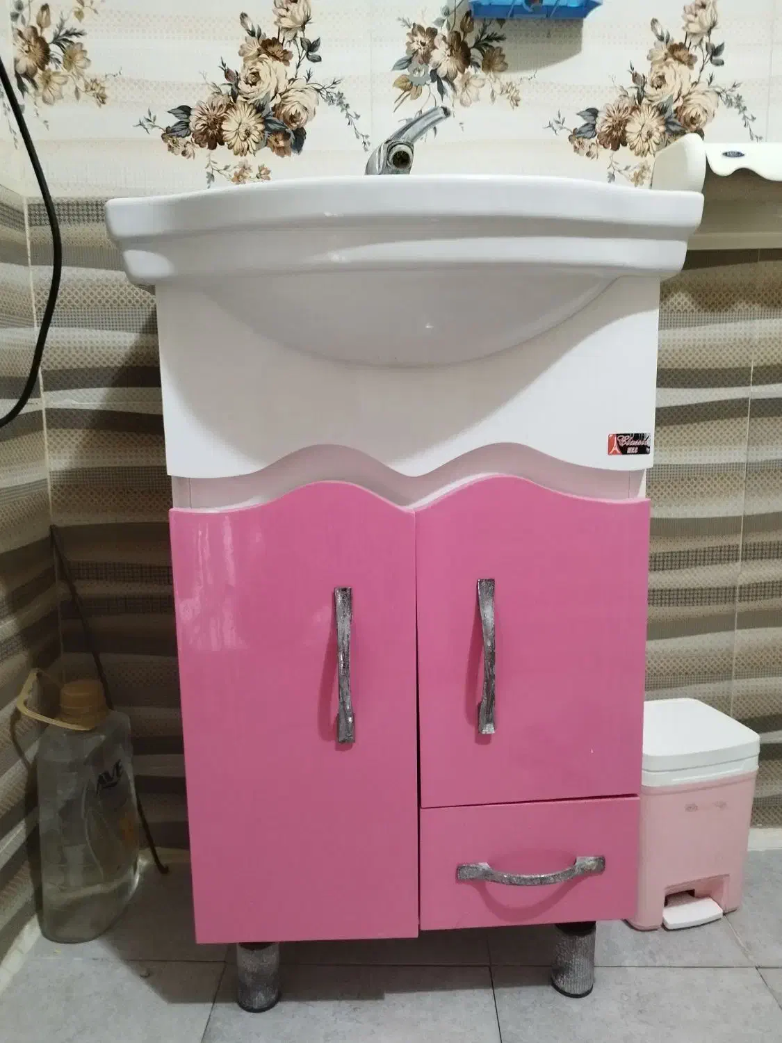 روشویی،آینه،شیر آب|لوازم سرویس بهداشتی|اشتهارد, |دیوار