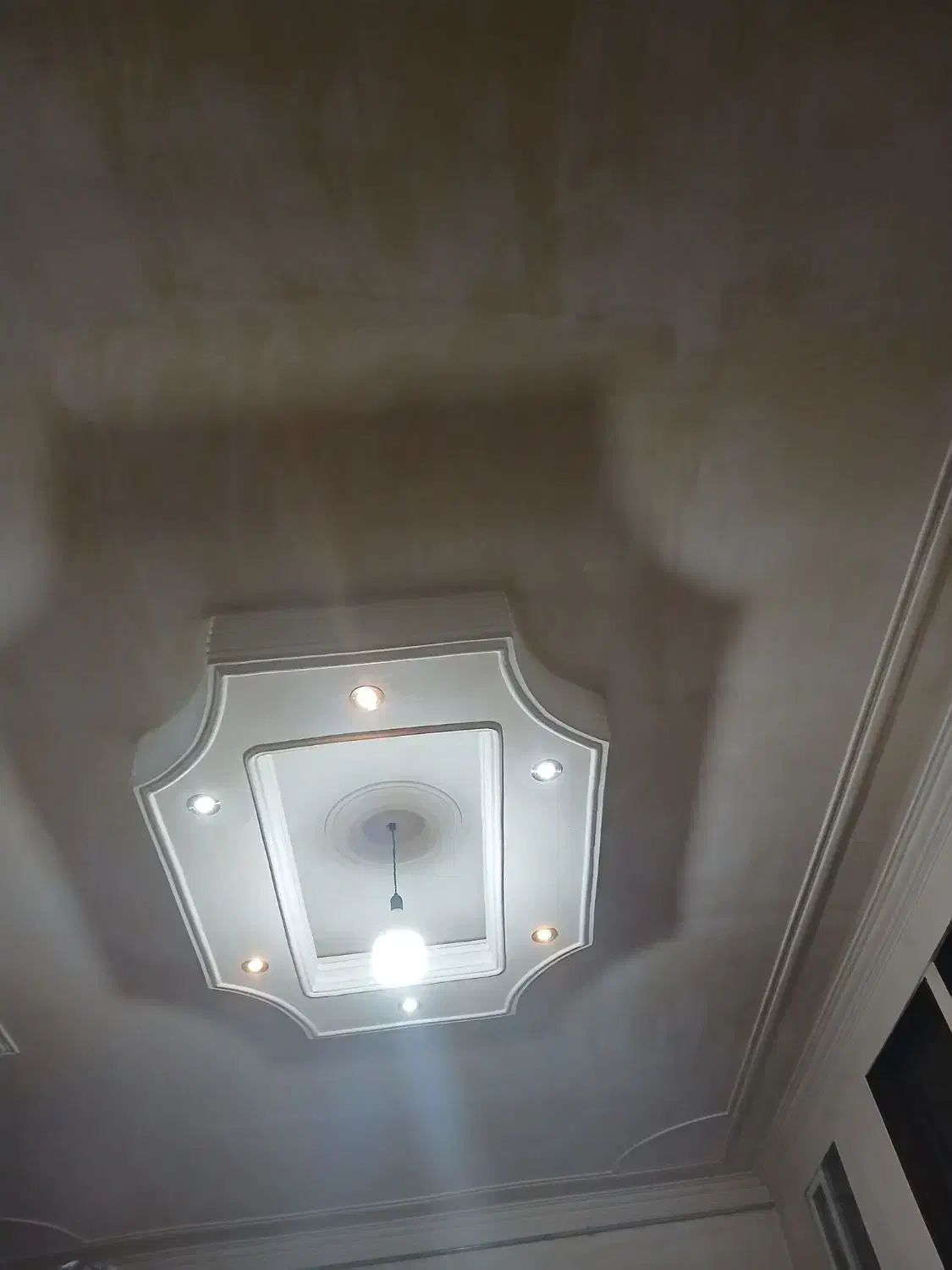 کارگر ساده برای گچ کاری|استخدام معماری، عمران و ساختمانی|کرمانشاه, |دیوار