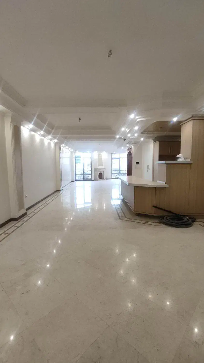 180 متر سه خواب سعادت آباد