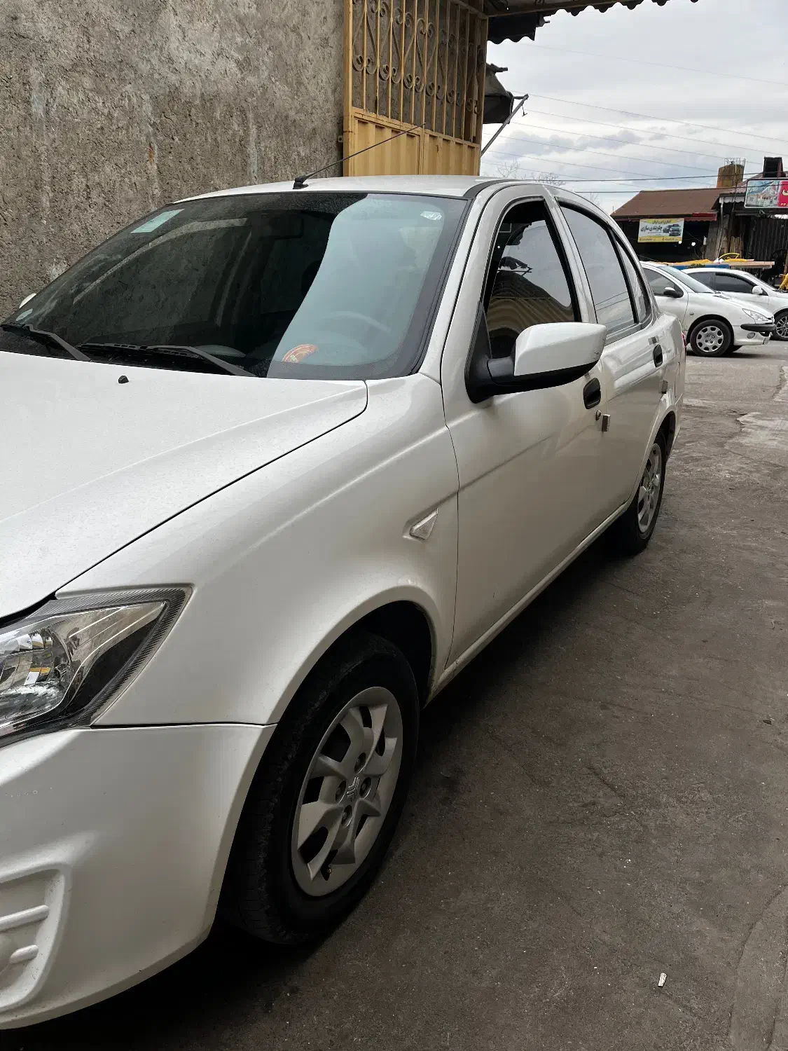 ساینا ۱۴۰۱|خودرو سواری و وانت|رشت, سلیمانداراب|دیوار