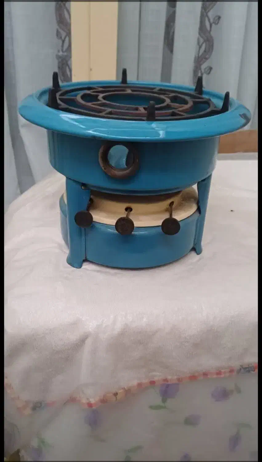 چراغ سه فیتیله|کلکسیون اشیاء عتیقه|خمین, |دیوار