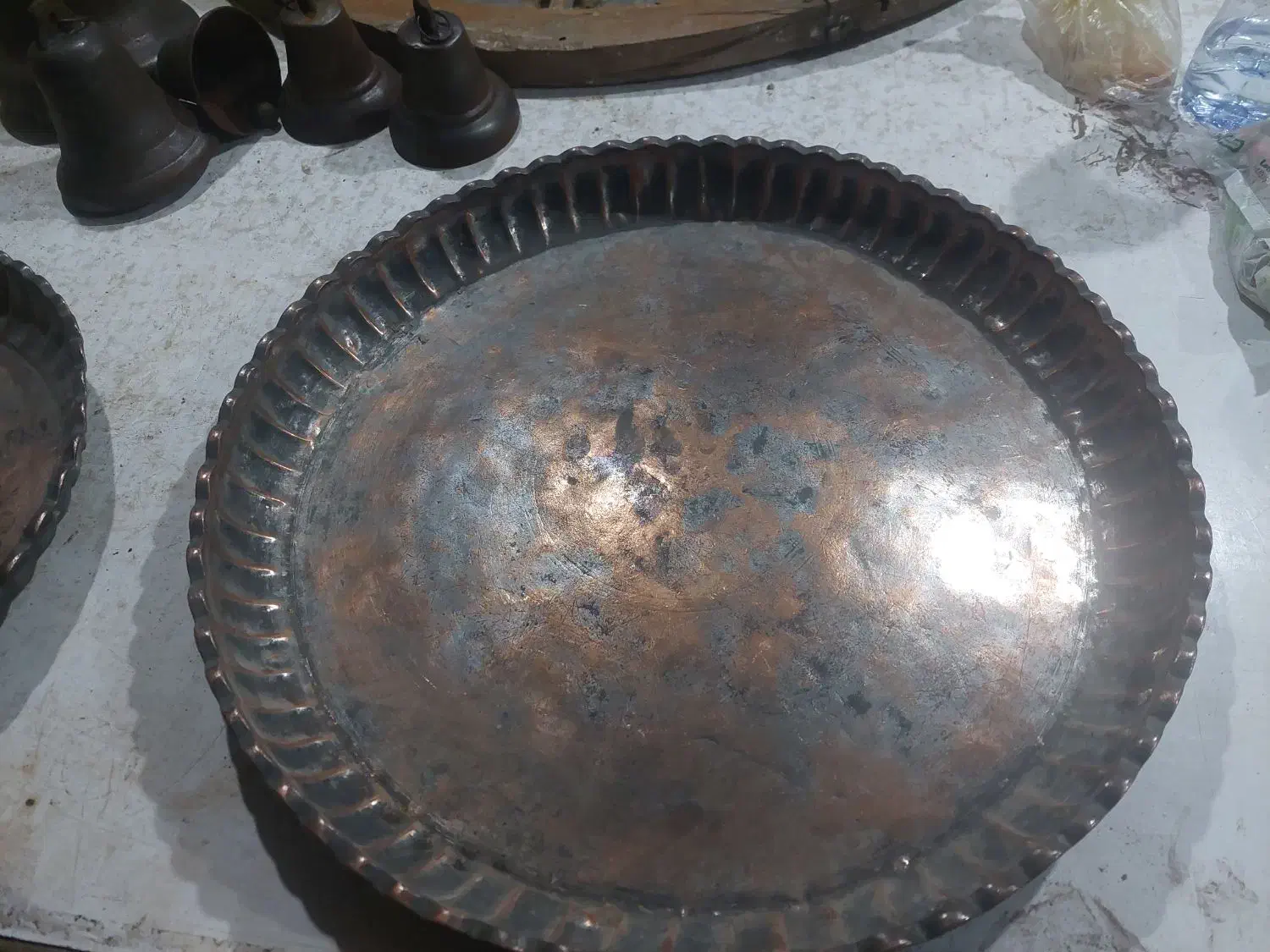 سینی مسی آنتیک عتیقه|صنایع دستی و سایر لوازم تزئینی|اصفهان, دوطفلان|دیوار