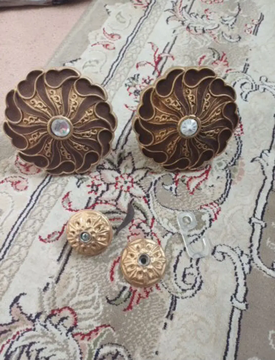 آویز پرده برای دوعدد هست تمیز وسالم وشیک|صنایع دستی و سایر لوازم تزئینی|ورامین, ورامین|دیوار