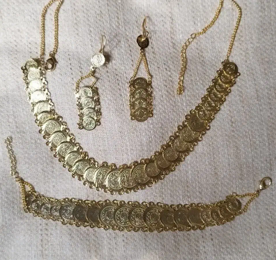 رنگ ثابت سرویس|بدلیجات|رباط‌کریم, رباط‌کریم|دیوار