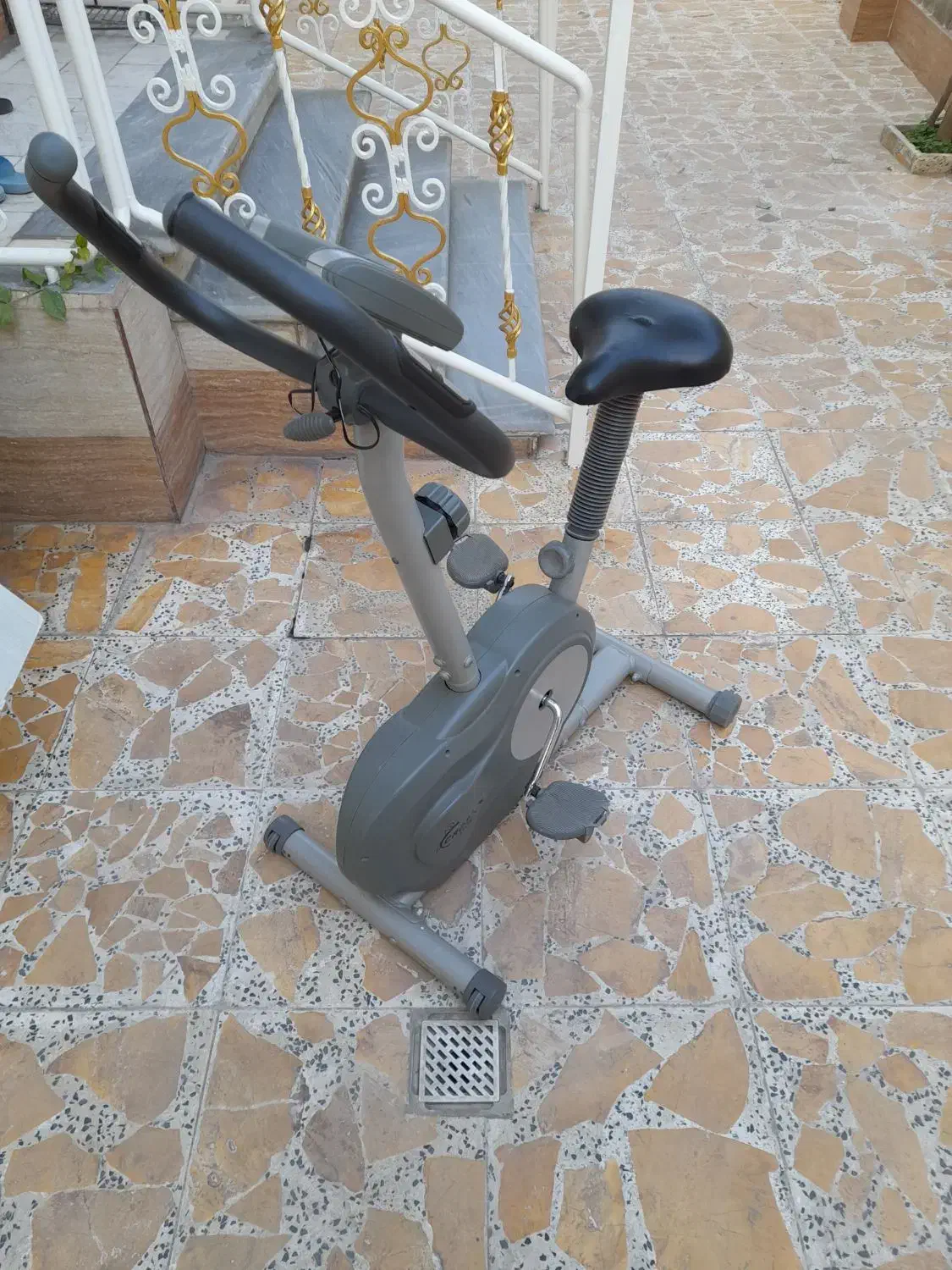 دوچرخه ثابت ورزشی|تجهیزات ورزشی|فومن, |دیوار