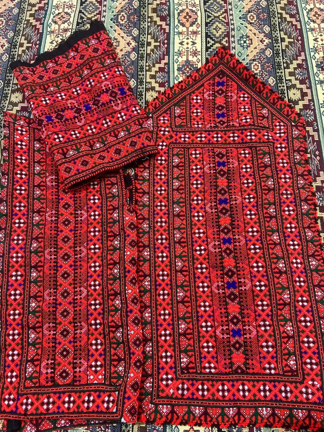 زیح دوخت تمیز|لباس|ایرانشهر, |دیوار