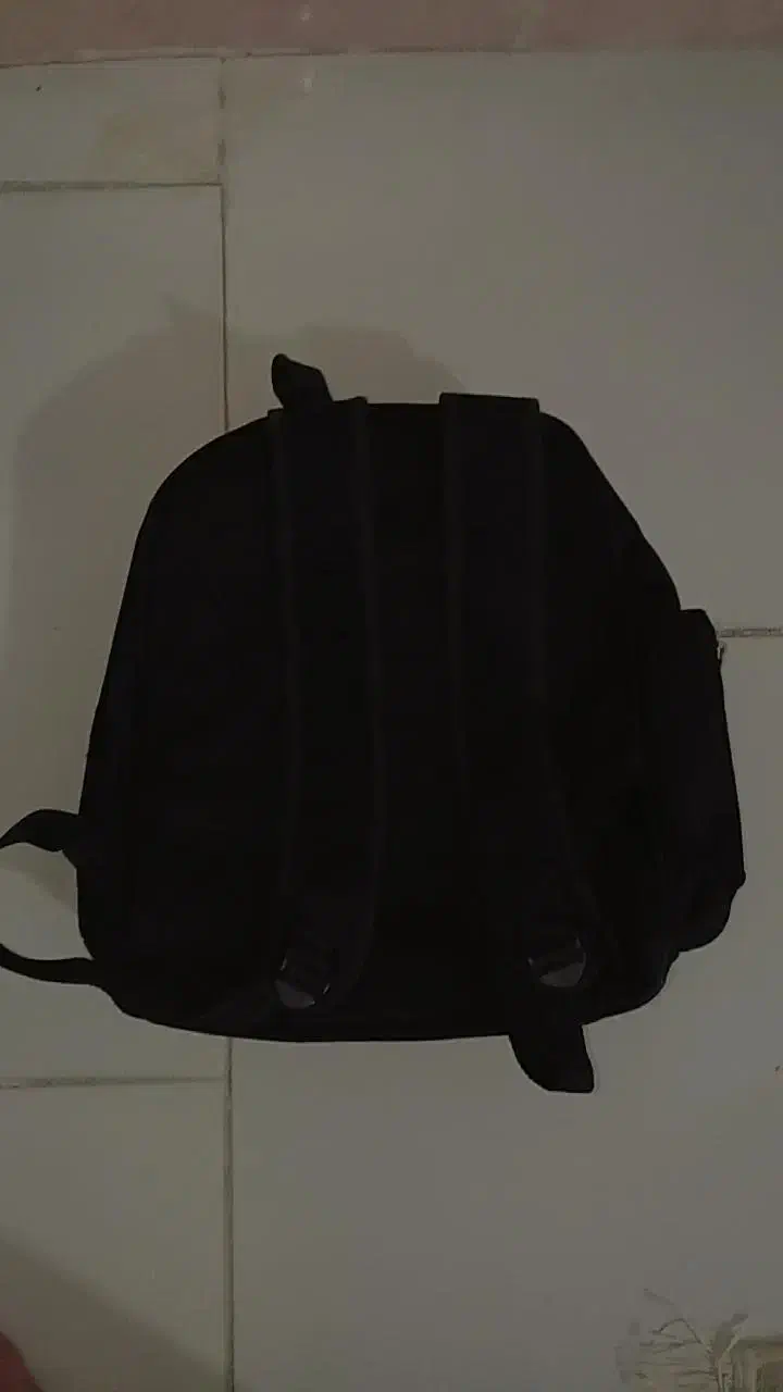 کوله خارجی درحد|کیف، کفش، کمربند|نیشابور, خط کاشمر|دیوار