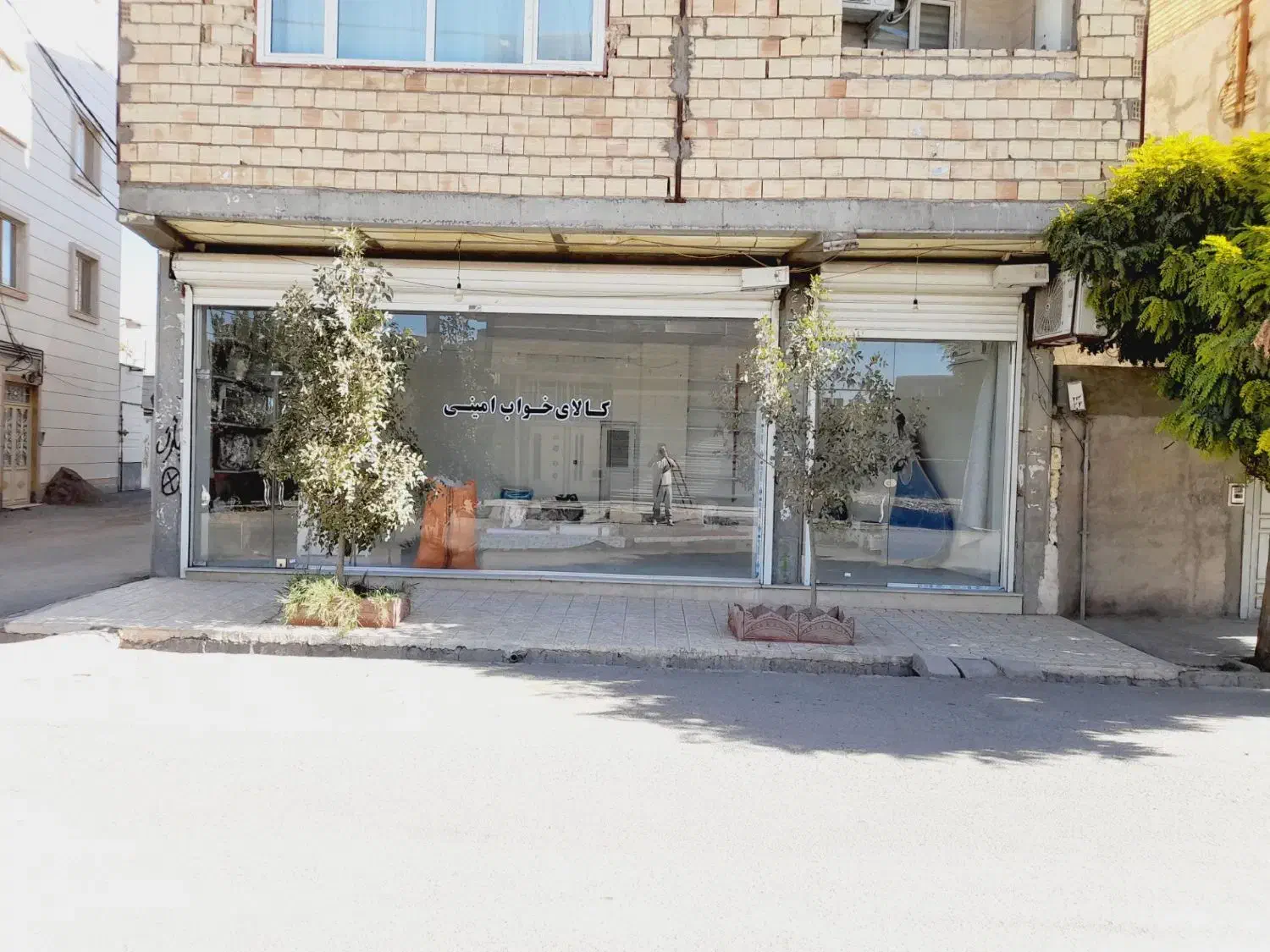 اجاره مغازه|اجارهٔ مغازه و غرفه|میانه, |دیوار