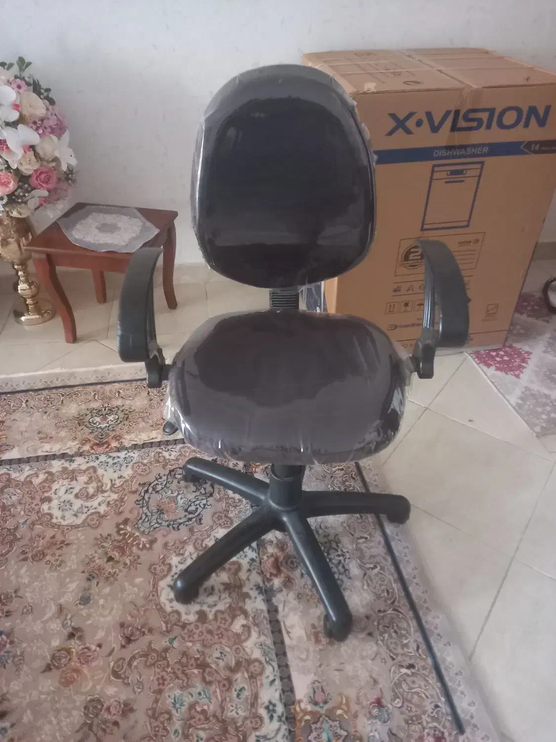 یک عدد صندلی مدیدیریت جک دار سالم|صندلی و نیمکت|گلستان (تهران), |دیوار