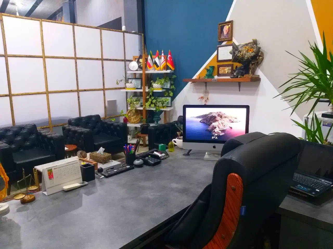 استخدام منشی مسلط به کامپیوتر در هلدینگ ترنج|استخدام اداری و مدیریت|سرخرود, |دیوار