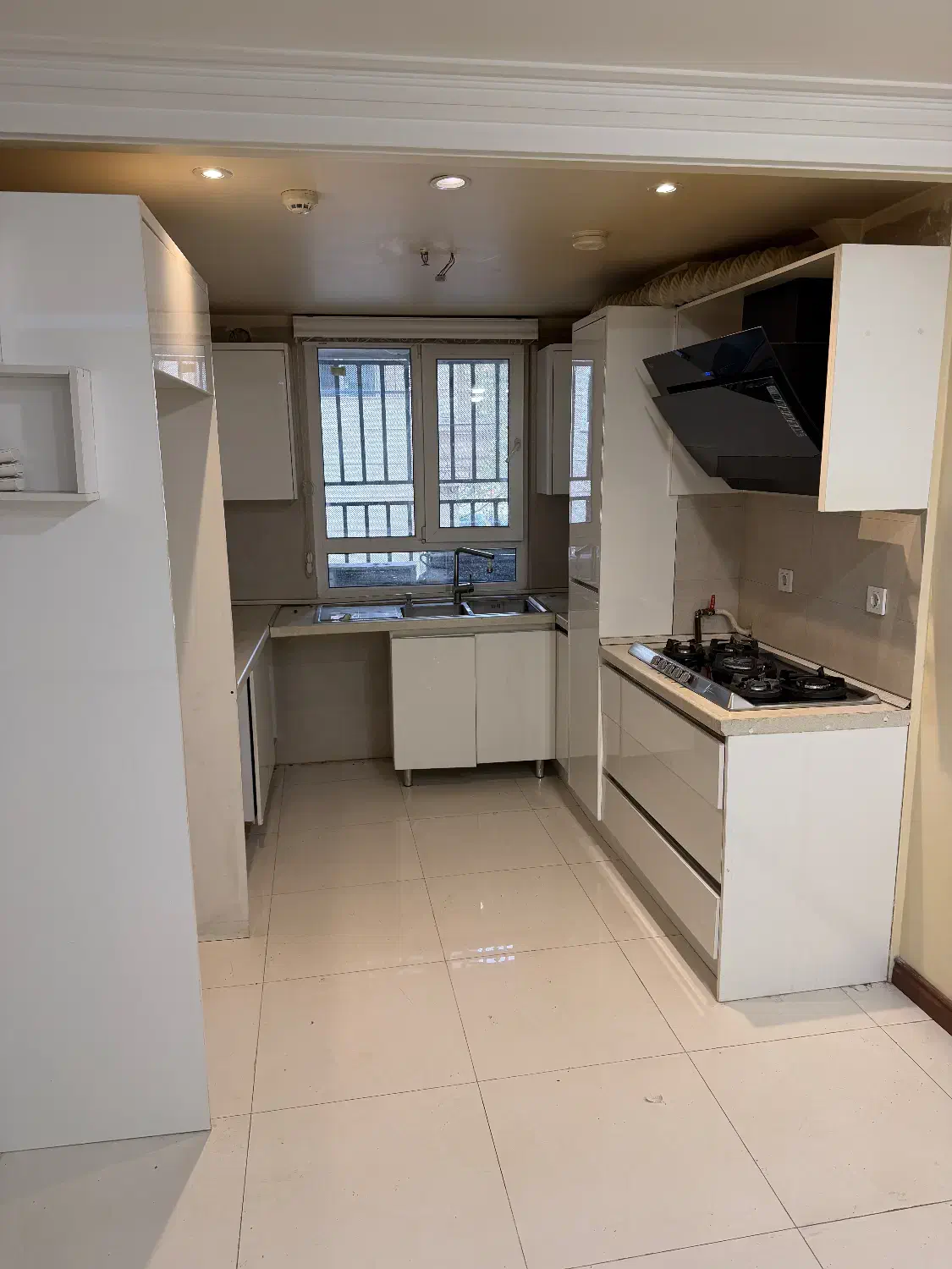 آپارتمان ۱۰۰ متری فول امکانات بر پیروزی