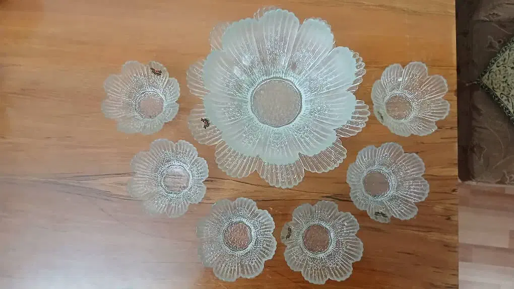 زیروبالا وشش عدد کاسه|ظروف سرو و پذیرایی|رشت, لاکانی|دیوار