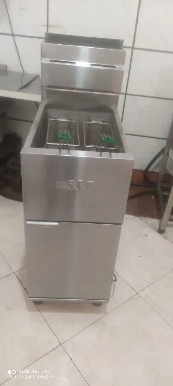 گریل ( سرخ کن صنعتی ) در حد نو|کافیشاپ و رستوران|زنجان, |دیوار