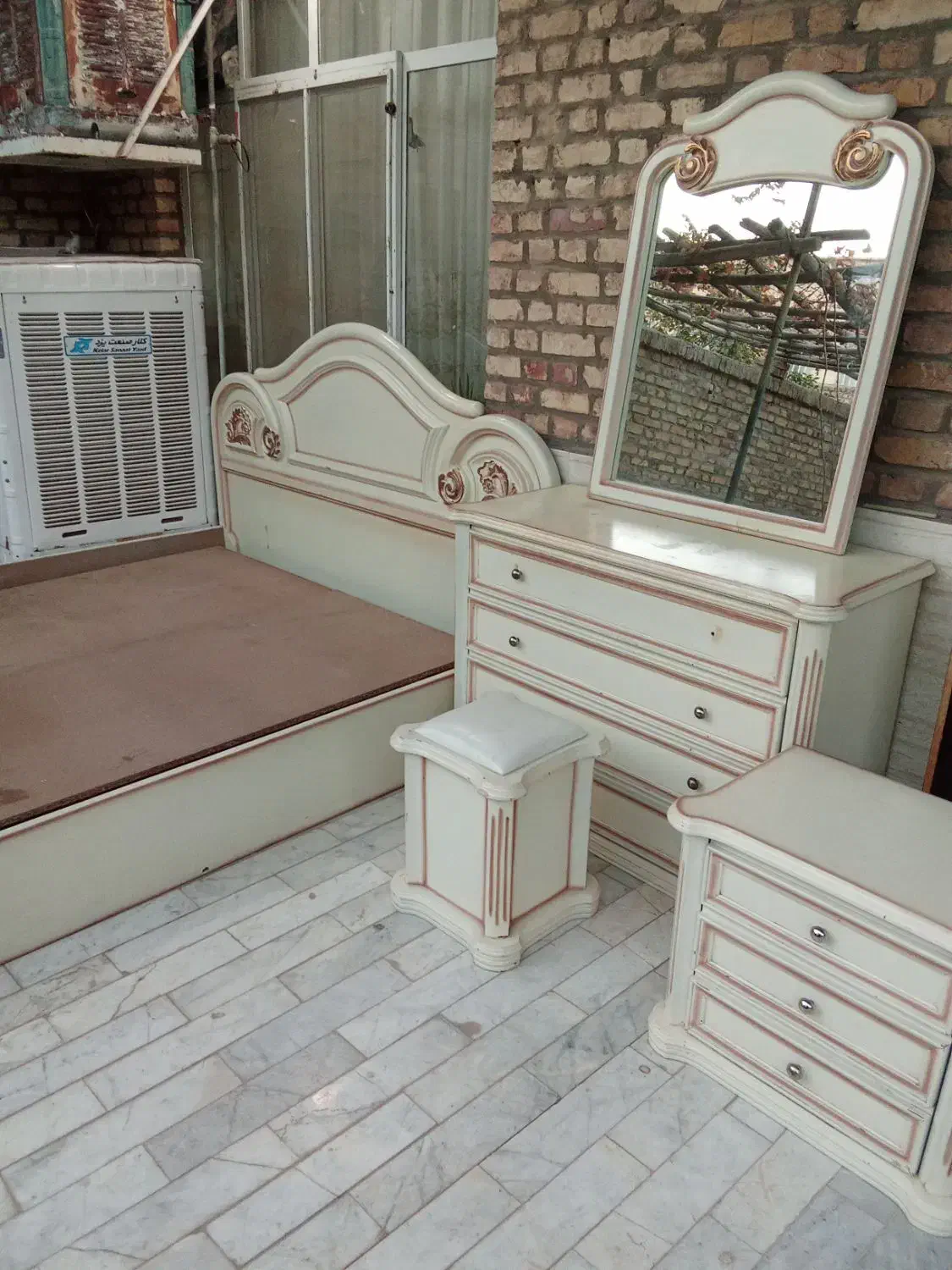 سرویس‌خواب|تخت و سرویس خواب|اردکان, |دیوار