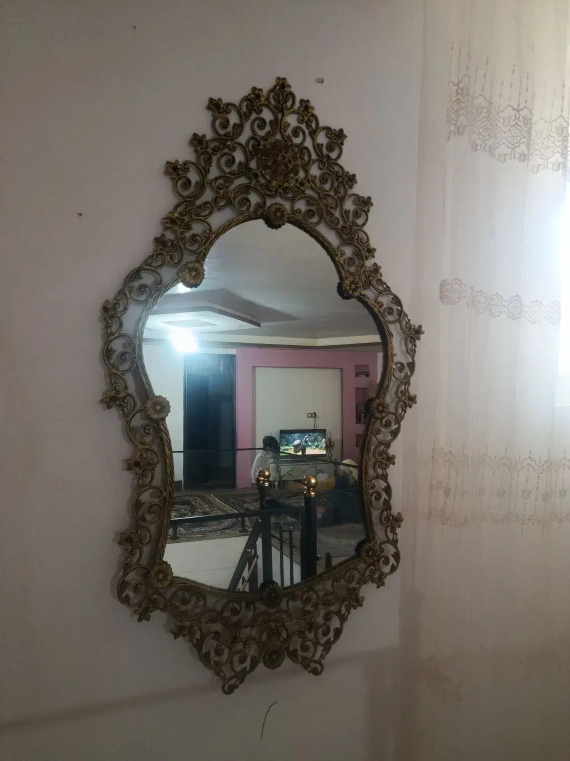 آیینه و دو عدد شمع دانی|آینه|خوی, |دیوار