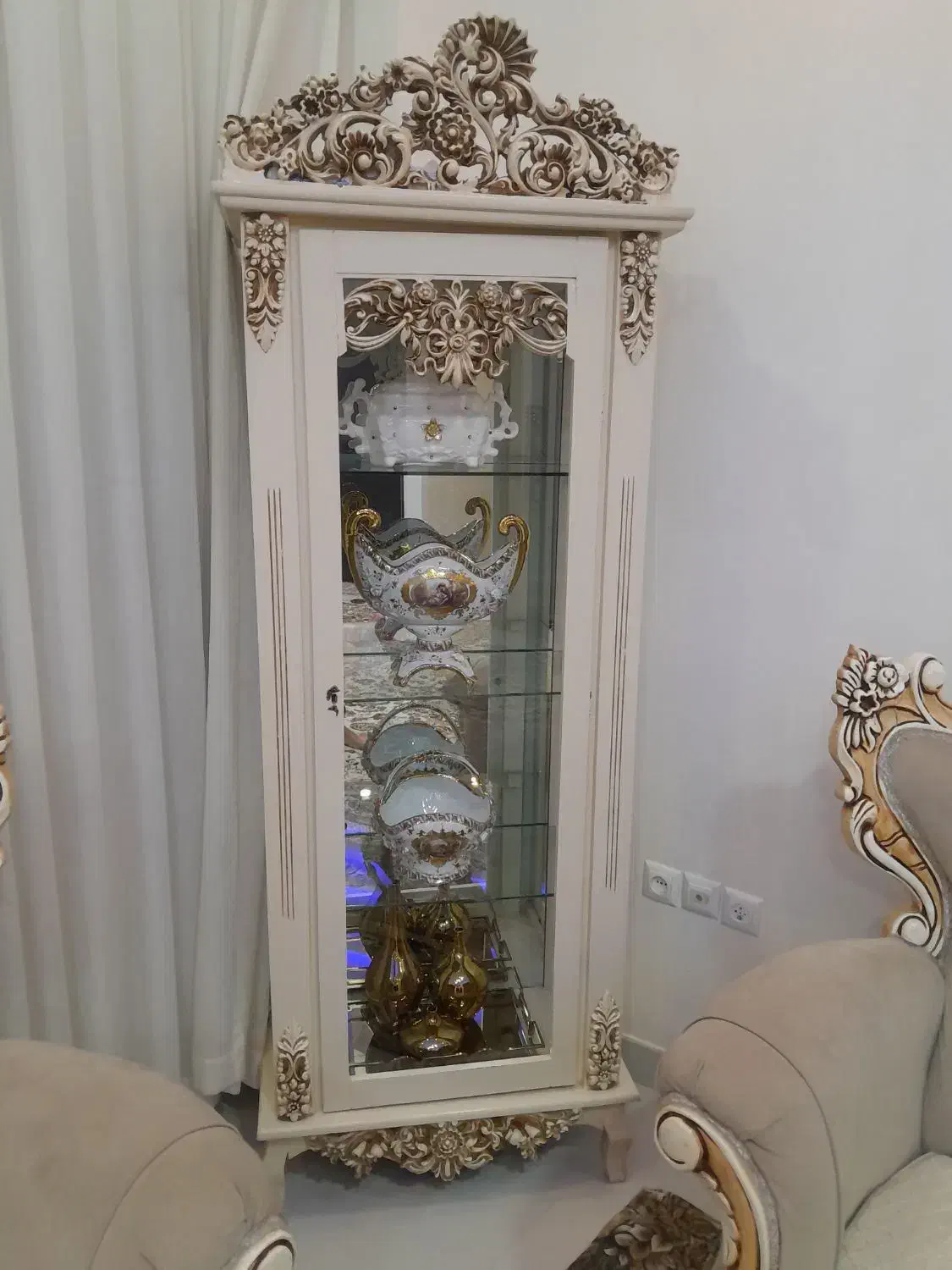 بوفه ایستاده|بوفه، ویترین، کنسول|رشت, پاره بیجار|دیوار