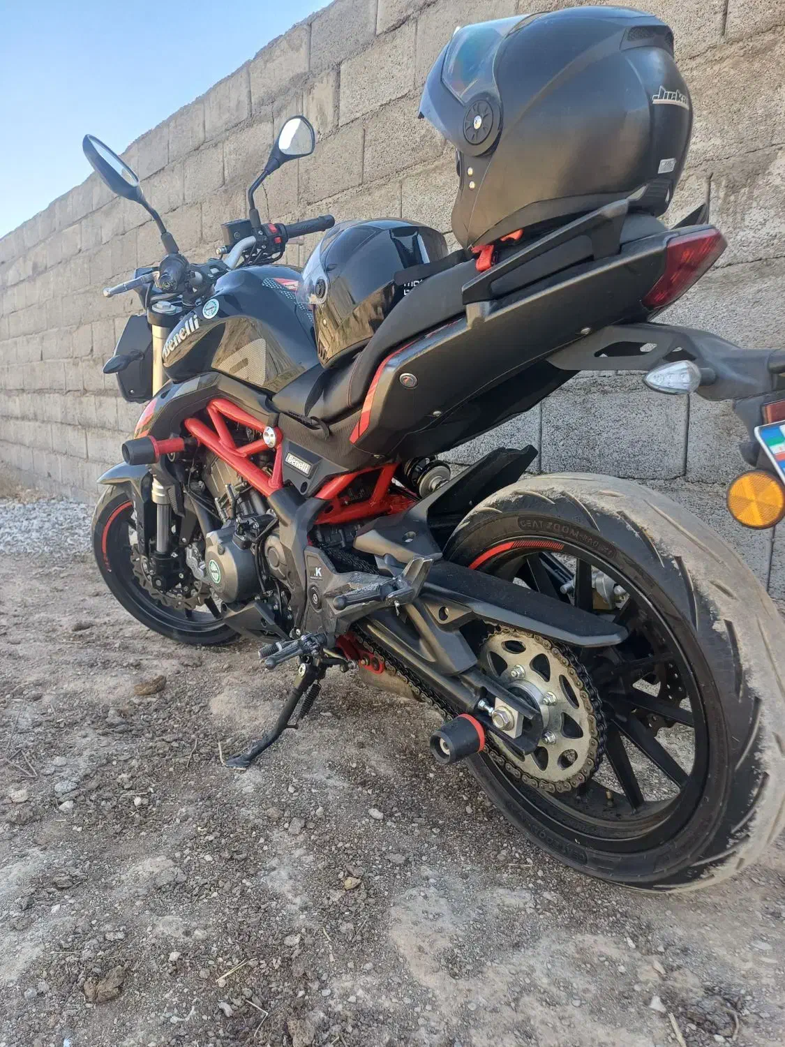 بنلی ۳۰۰ دو سیلندر نیو فیس مدل ۹۹ بسیار تمیز|موتورسیکلت|اصفهان, شمس آباد|دیوار