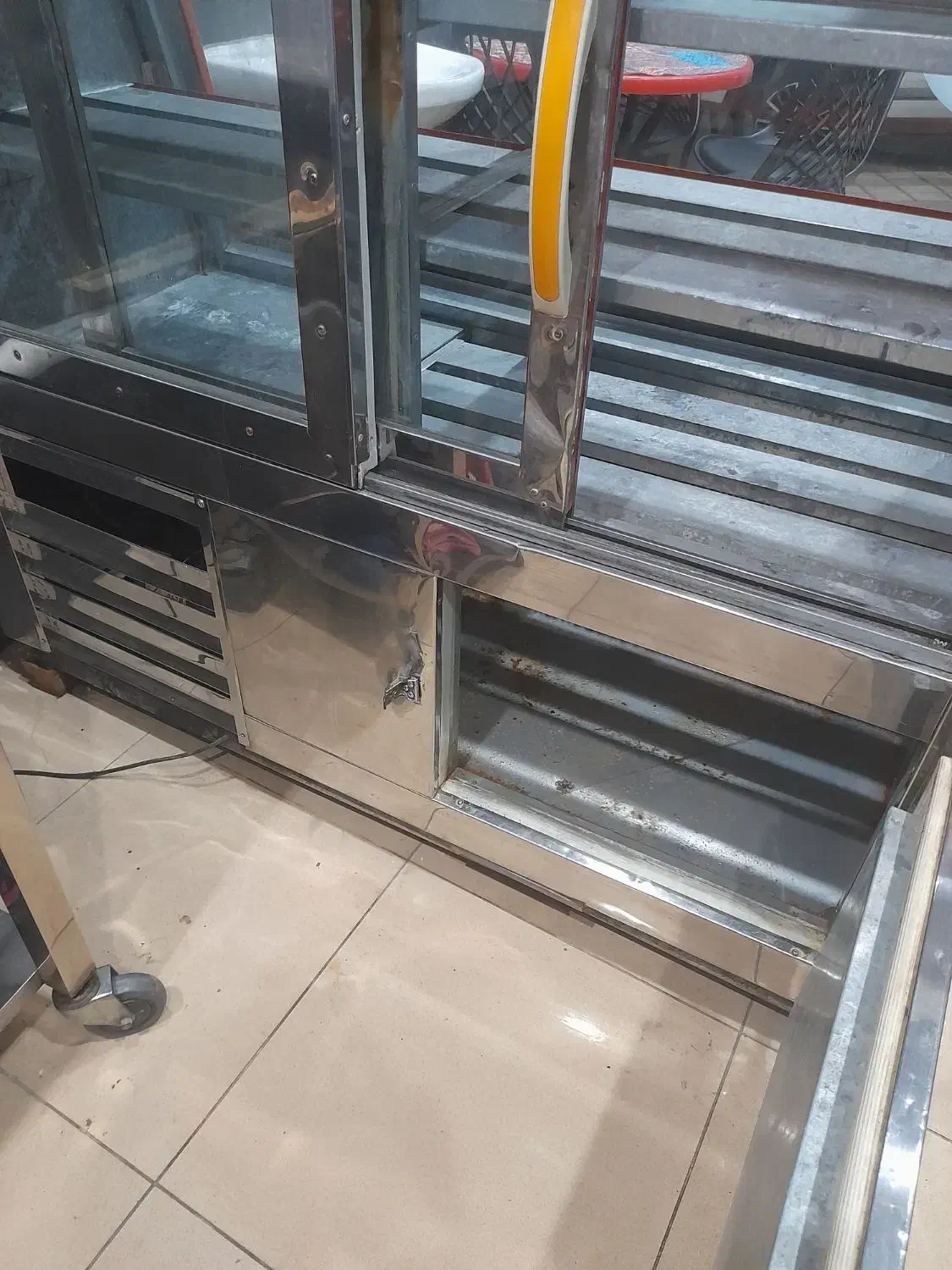 یخچال ویترینی|بوفه، ویترین، کنسول|تالش, هشتپر|دیوار