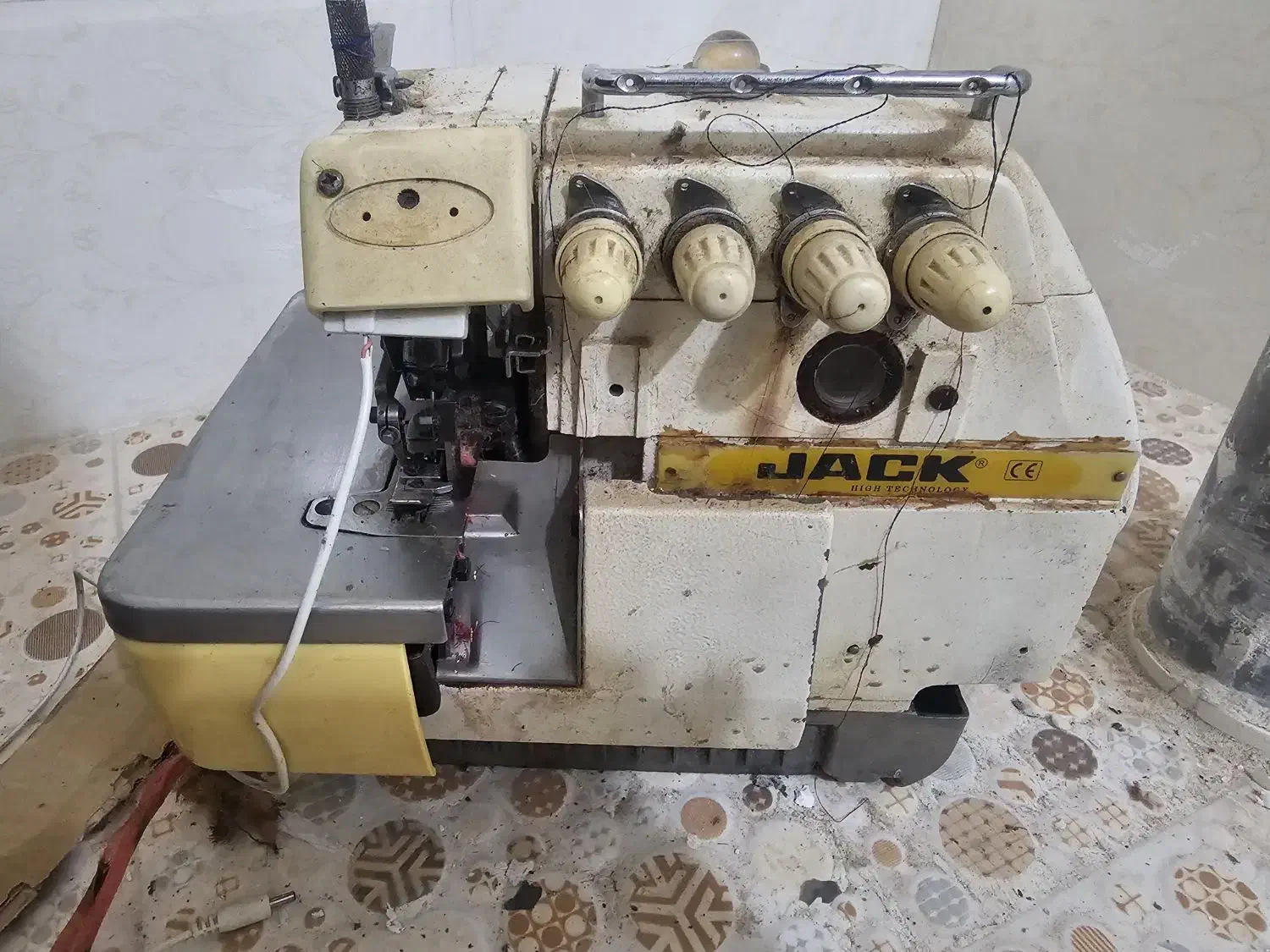 لبه دوز پیکو جک|چرخ خیاطی و ریسندگی|سراوان, |دیوار