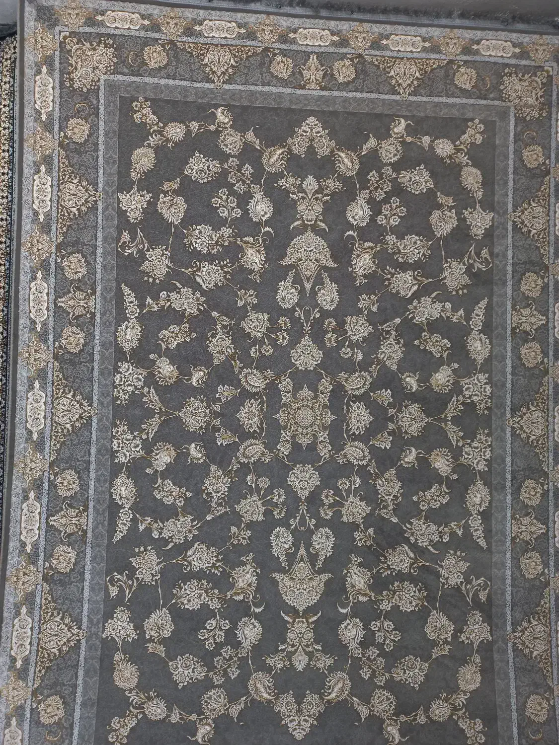 گالری فرش امیر|فرش|میانه, |دیوار