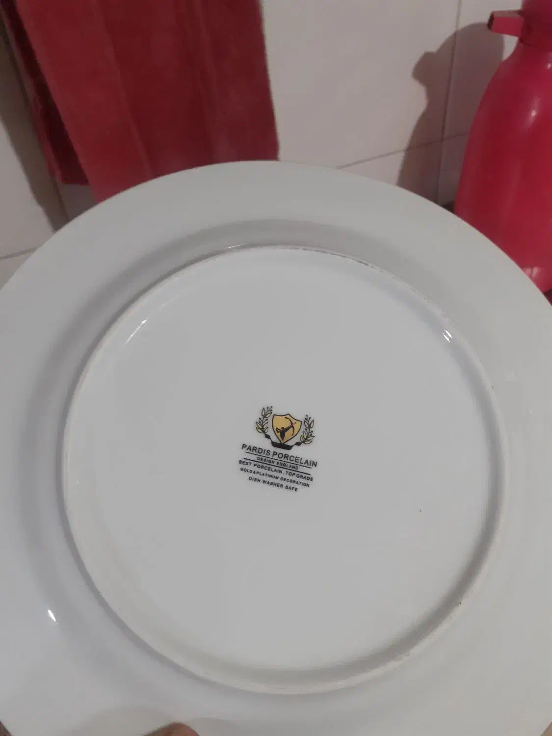 بشقاب چینی دور طلایی|ظروف سرو و پذیرایی|رباط‌کریم, رباط‌کریم|دیوار