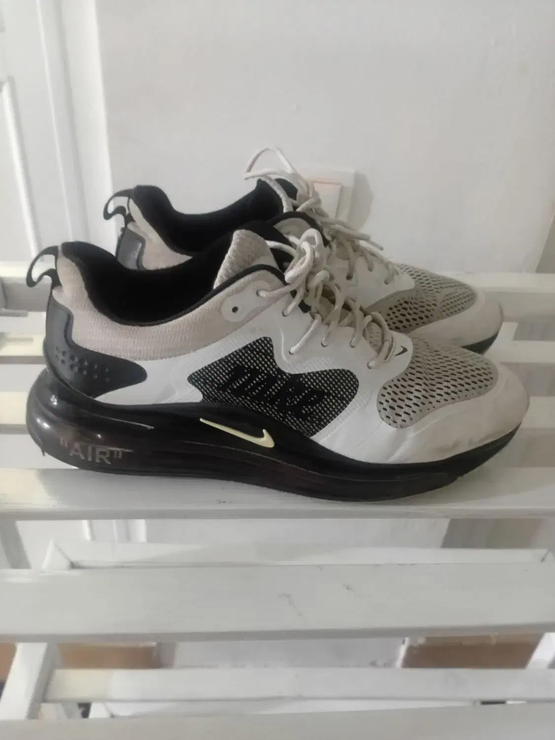 یک جفت کتونی نایک درحدنو|کیف، کفش، کمربند|هشتگرد, هشتگرد قدیم|دیوار