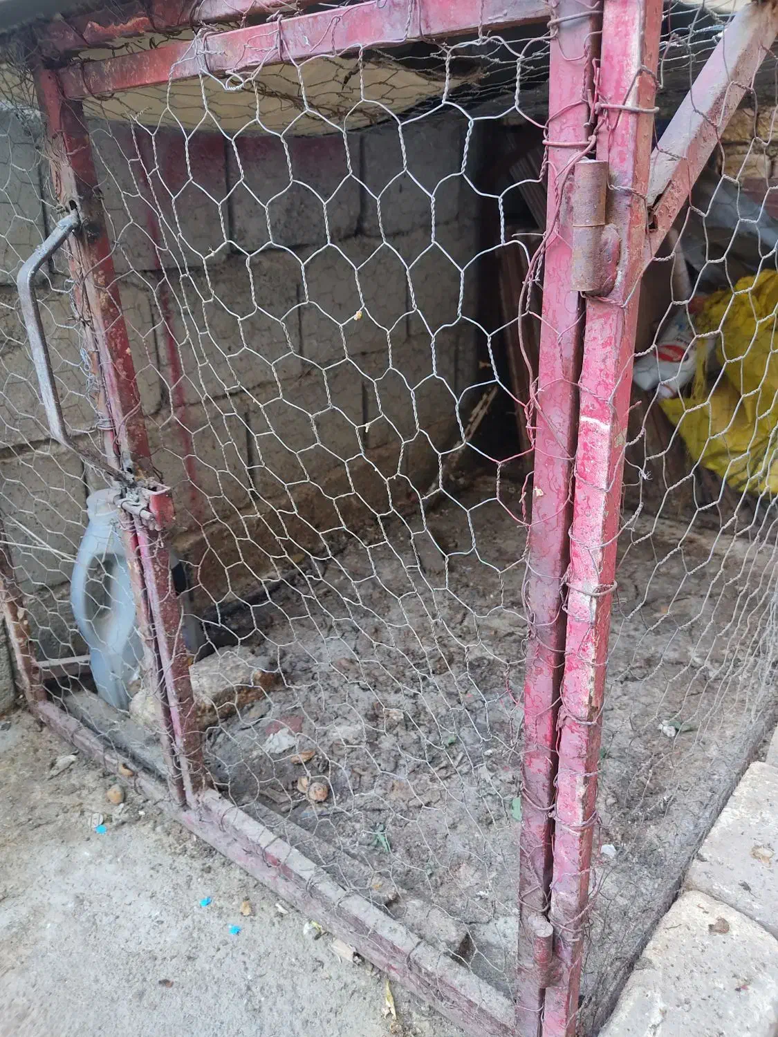 یک عدد تور مرغی فروشی سالم|لوازم جانبی حیوانات|چادگان, |دیوار