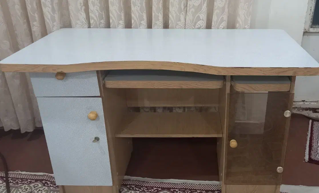 میز کار و کامپیوتر|میز تحریر و کامپیوتر|اهواز, کوروش|دیوار