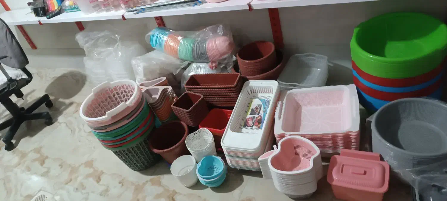 فروش کلی وسایل پلاستیک فروشی|ظروف نگهدارنده، پلاستیکی، یک‌بارمصرف|سنندج, |دیوار