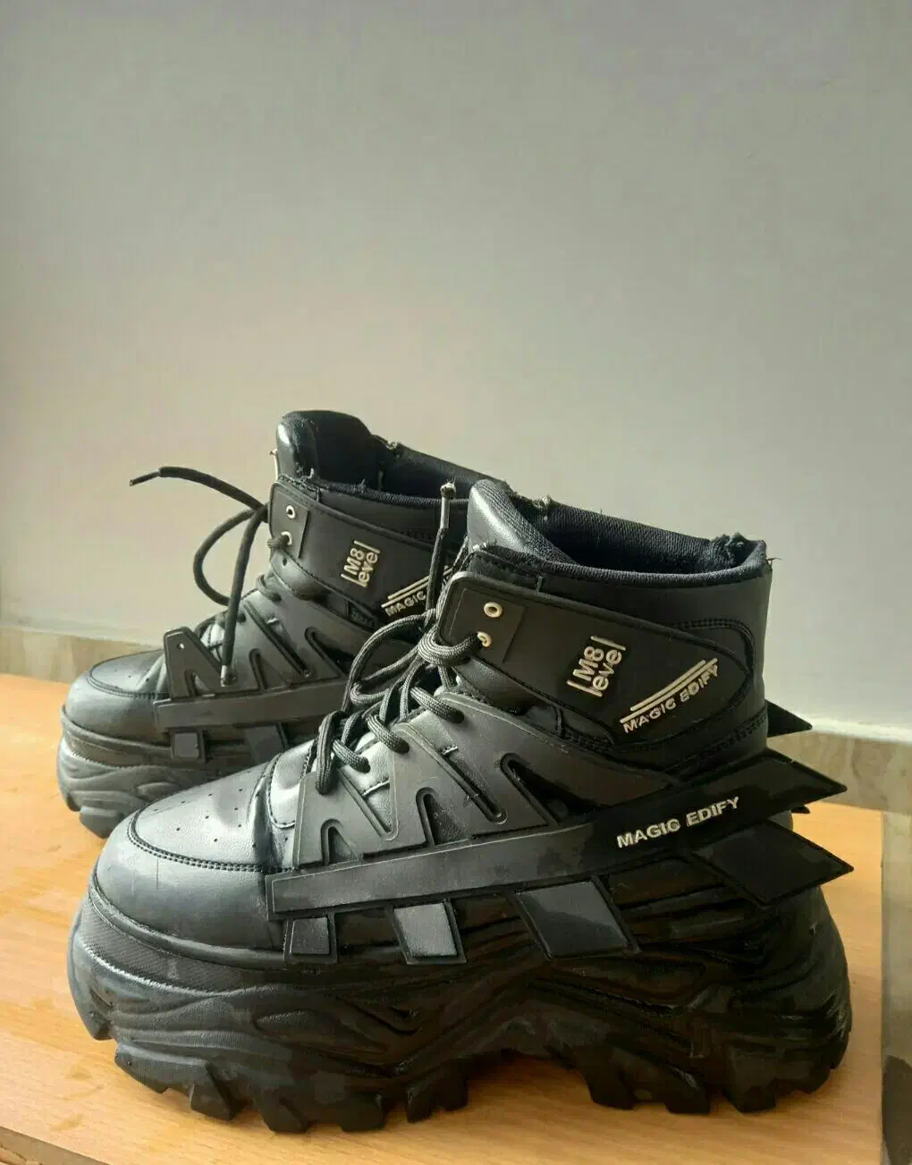 بوت و نیم بوت|کیف، کفش، کمربند|ابهر, |دیوار