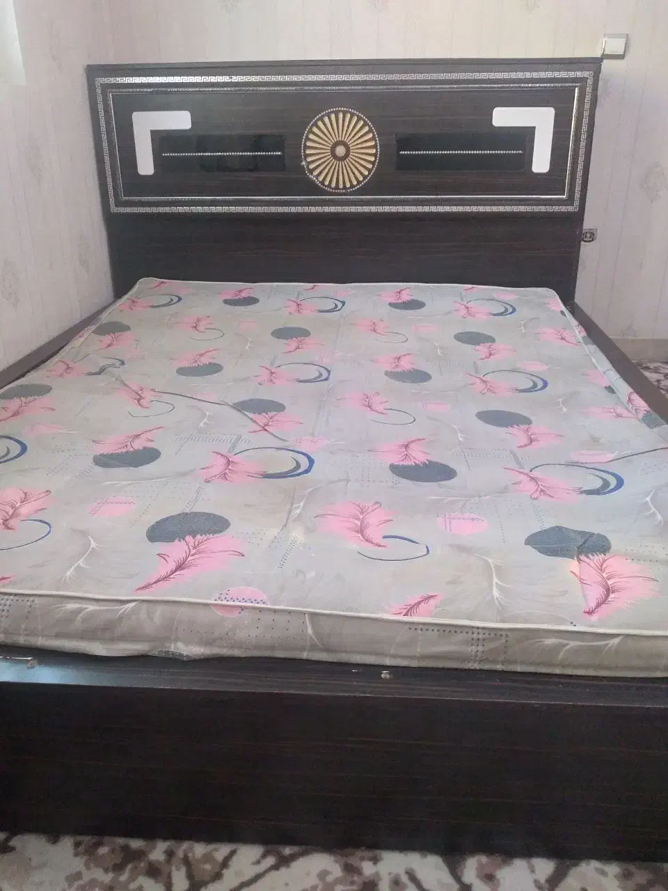 تخت دونفره|تخت و سرویس خواب|تویسرکان, |دیوار