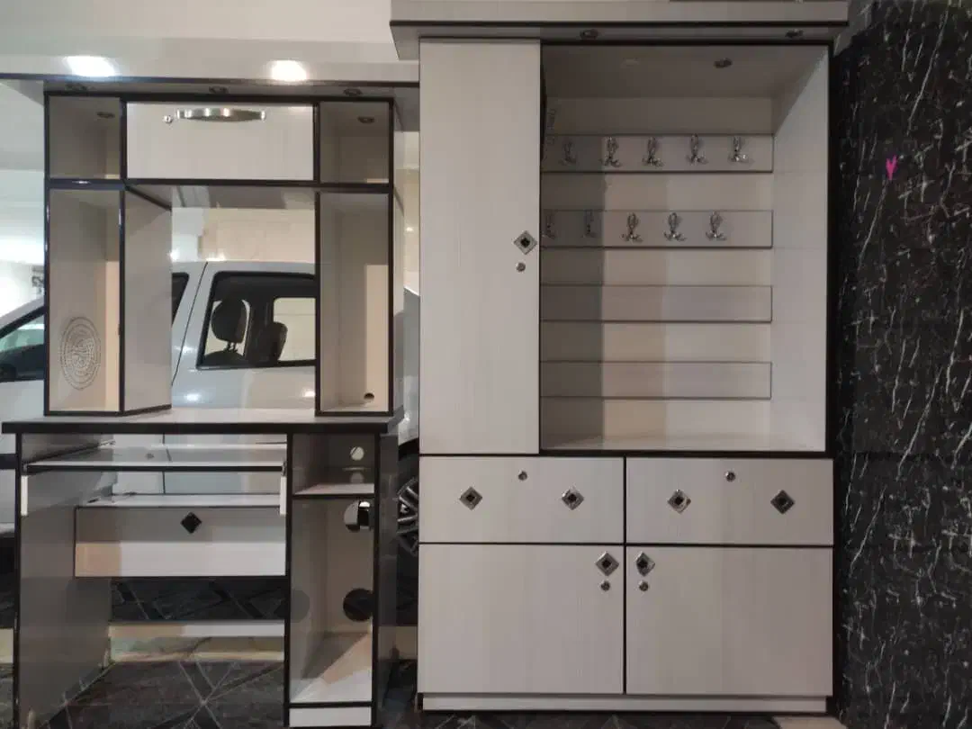 میز کامپیوتر و کمود وسایل و آویز لباس|میز تحریر و کامپیوتر|شهرکرد, |دیوار