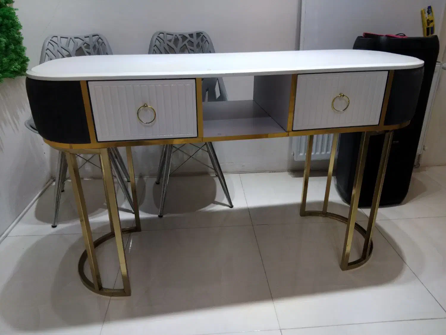 میز ناخن کار|آرایشگاه و سالنهای زیبایی|محمدیه-قزوین, |دیوار