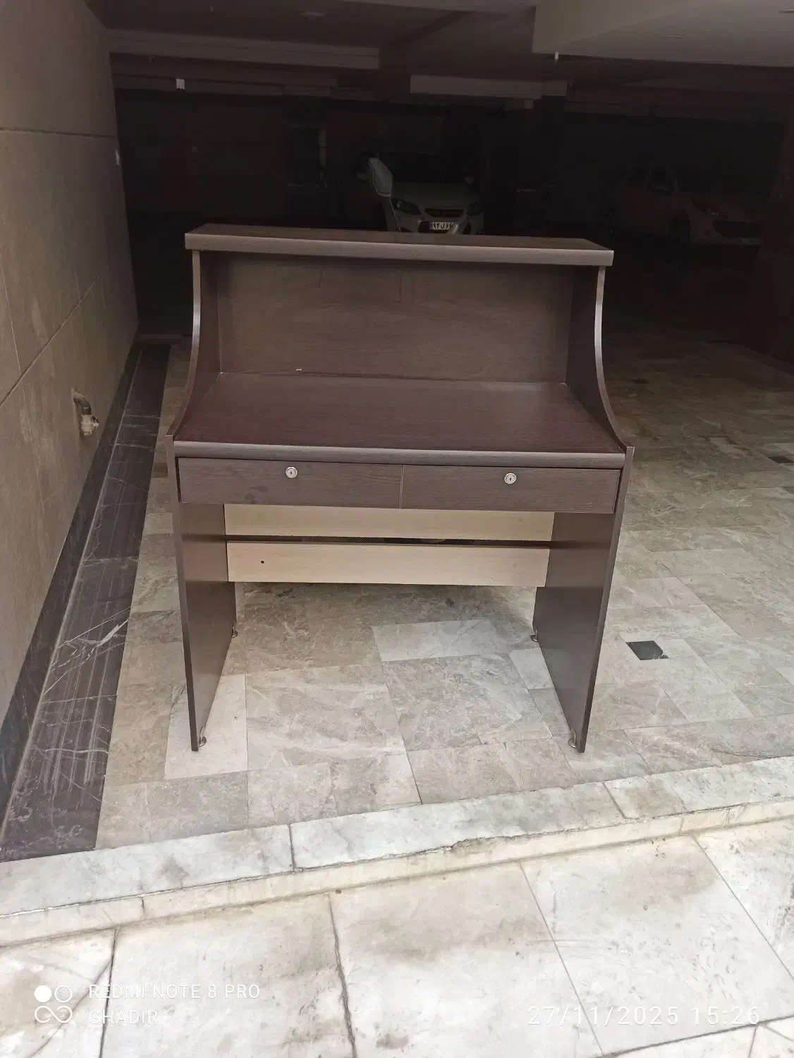 میز تحریر لاوی|میز تحریر و کامپیوتر|تهران, سازمان برنامه جنوبی|دیوار